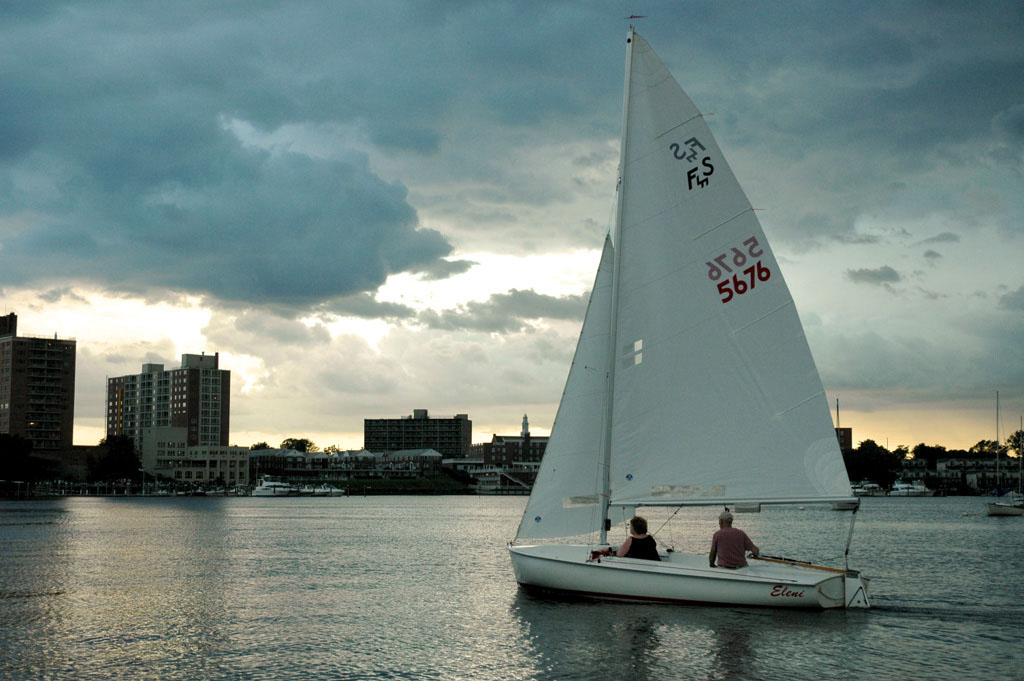 06232009-194727thomLee